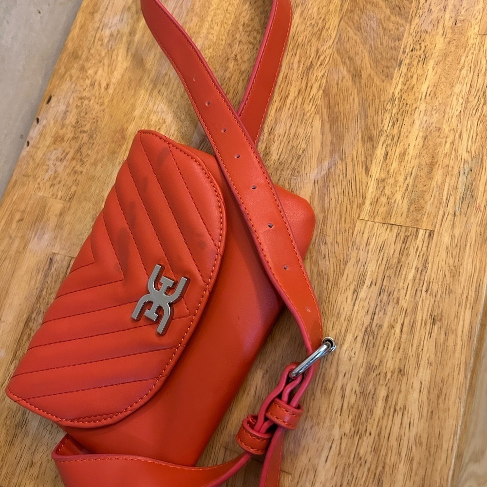 Sam Edelman Belt Bag & Fanny Pack... Quilted Vegan Leather - Picture 2 of 9